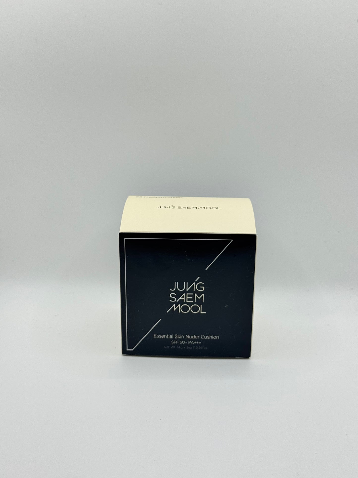 JUNG SAEM MOOL Essential Skin Nuder Cushion - Medium-Deep (SPF50+ PA+++)