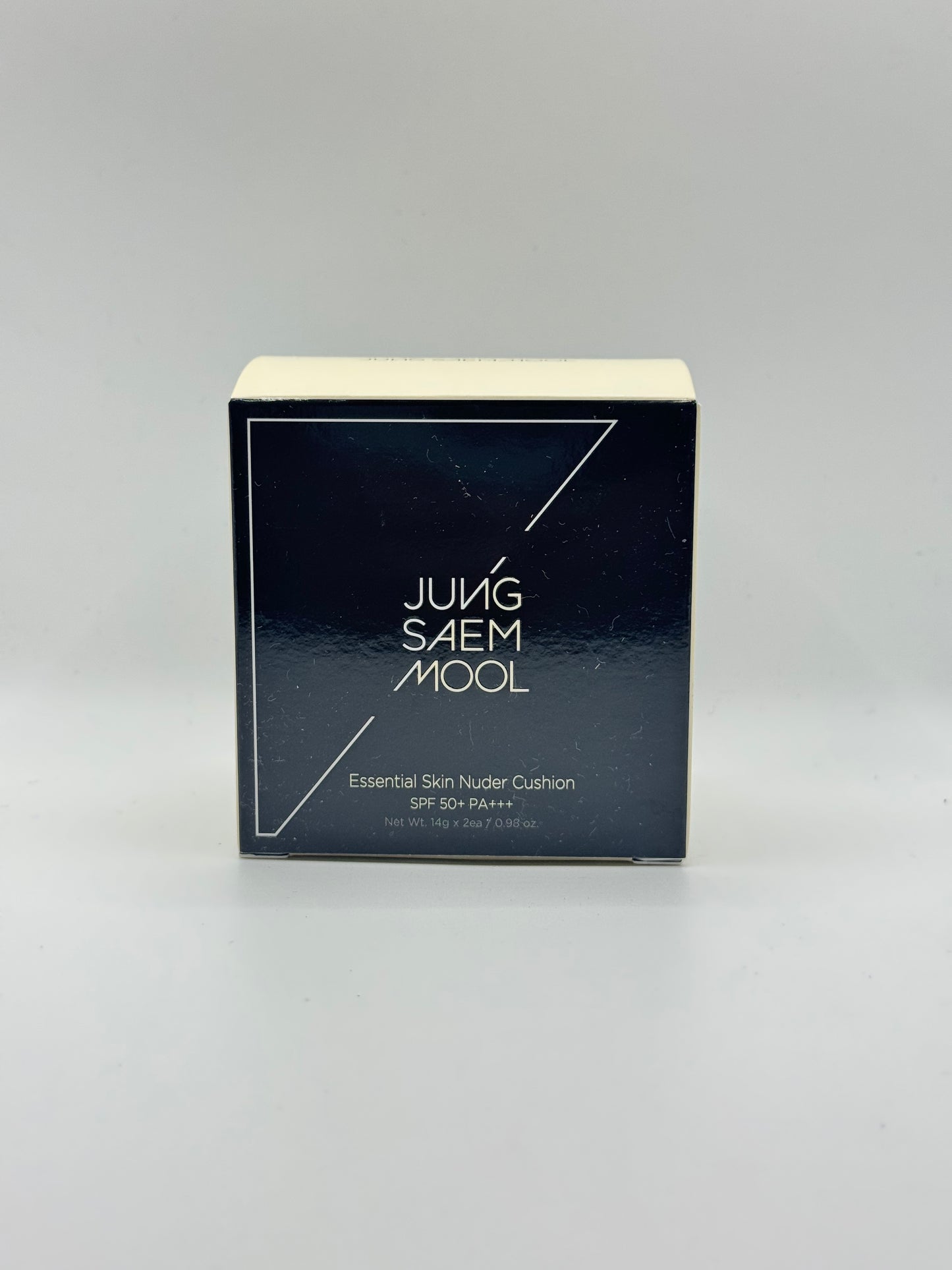 JUNG SAEM MOOL Essential Skin Nuder Cushion - Medium-Deep (SPF50+ PA+++)