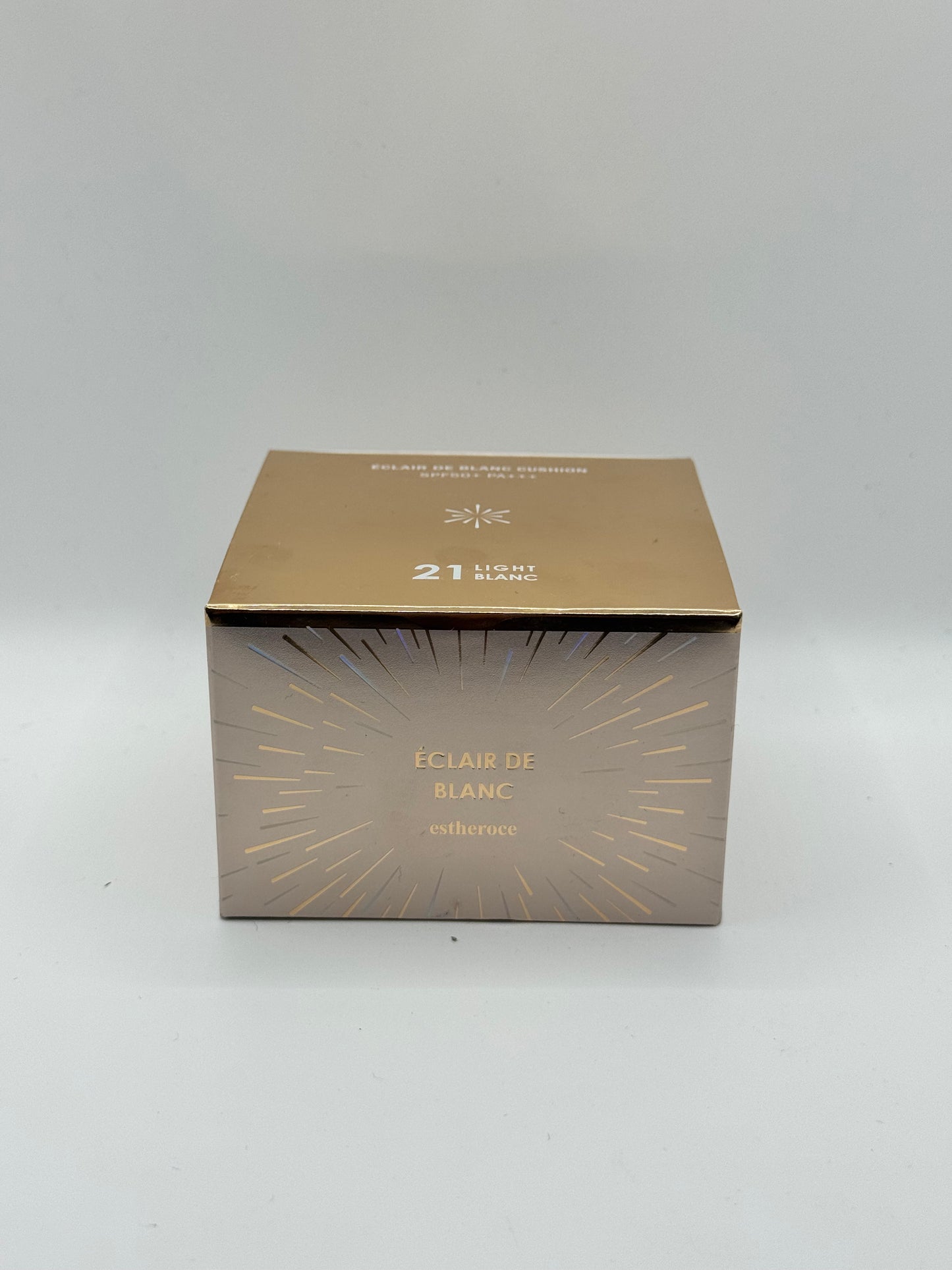 Estheroce Éclair de Blanc Cushion SPF50+ PA+++ (Shade 21 Light Blanc)